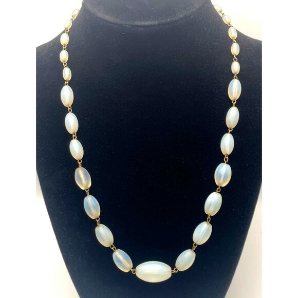 Jewelry - Vintage Art Deco Nouveau Opaline Opalite Graduated Glass Bead Necklace 19"